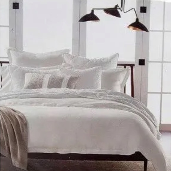 Hotel Collection Other - Hotel collection linen blend king duvet cover white
